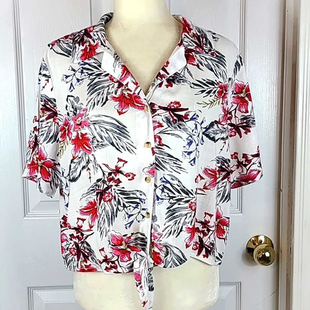 April Kiss Cropped Tie Front Blouse